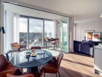 Apartment 18 The Gate House, Charlemont Street, Dublin 2 - Image 2