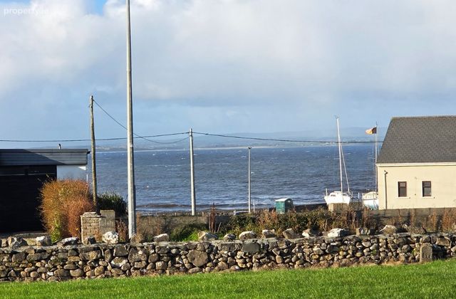 3 Carrowhubbock Village, Inniscrone, Enniscrone, Co. Sligo - Click to view photos