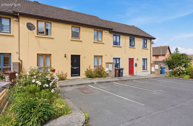 6 Thornleigh Row, Swords, Co. Dublin - Click to view photos