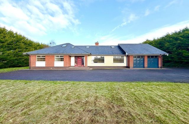Carnes West, Bellewstown, Co. Meath - Click to view photos