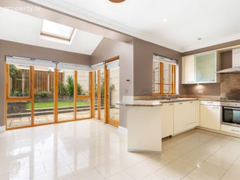 207 Trimbleston, Goatstown Road, Goatstown, Dublin 14 - Image 3