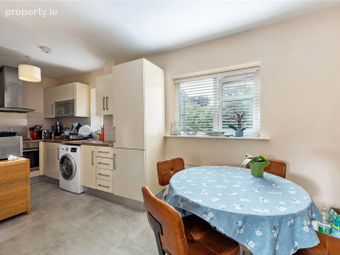 16 Errigal House, Eglinton Court, Dublin 4, Dublin 4 - Image 2