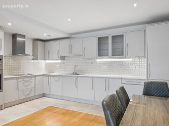 80 Adelaide Square, Whitefriar Street, Dublin 8, Dublin 8 - Image 4