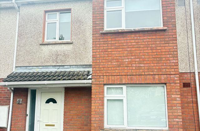 5 Oakcrest, Ballinderry Road, Mullingar, Co. Westmeath - Click to view photos