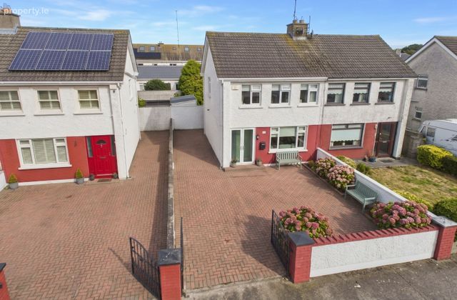 7 Longstone Park, Portrane, Portrane, Co. Dublin - Click to view photos