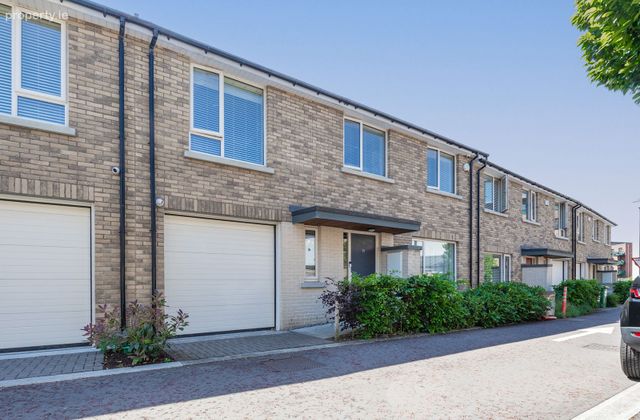 13 Rathborne Mews, Rathborne Park, Royal Canal Park, Dublin 15 - Click to view photos
