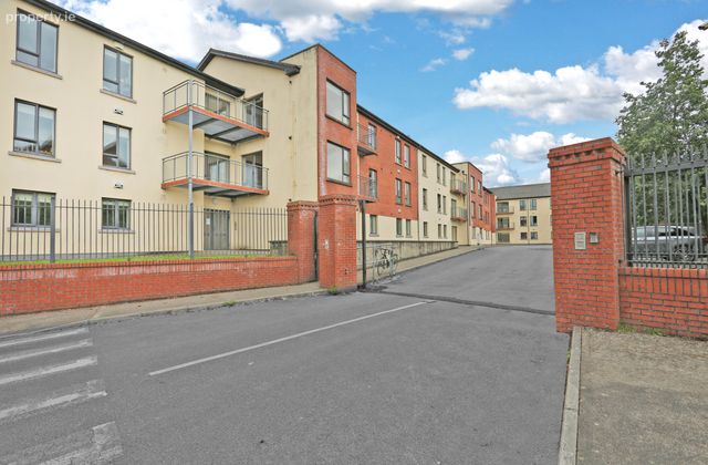 5 Parkville Court, Dublin Road, Limerick, Rhebogue, Co. Limerick - Click to view photos