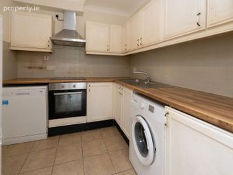 6 Green Isle Court, Clondalkin, Dublin 22 - Image 4