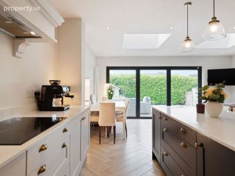 5 Sandyford Village, Sandyford, Dublin 18 - Image 4