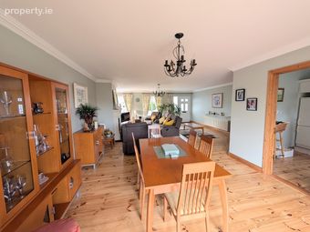 9 Derg Manor, Dromineer, Nenagh, Co Tipperary, Dromineer, Co. Tipperary - Image 4