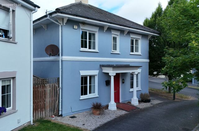 39 De Vesci Court, Fairgreen, Portlaoise, Co. Laois - Click to view photos