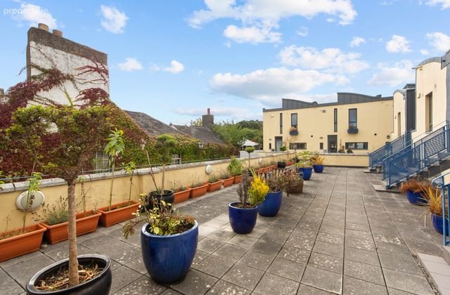 8 Castle Mews, Castle Street, Dalkey, Co. Dublin, Dalkey, Co. Dublin - Click to view photos