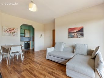 108 East Courtyard, Tullyvale, Cabinteely, Dublin 18, Cabinteely, Dublin 18 - Image 3