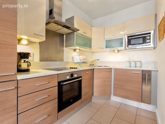 Apartment 12, Hyde Court, Dublin 2 - Image 4