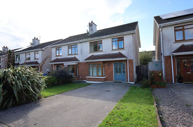 75 Ravensdale, Herons Wood, Carrigaline, Co. Cork - Click to view photos