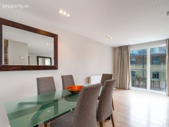 Apt, Shelbourne Court, Shelbourne Lane, Ballsbridge, Dublin 4 - Image 4
