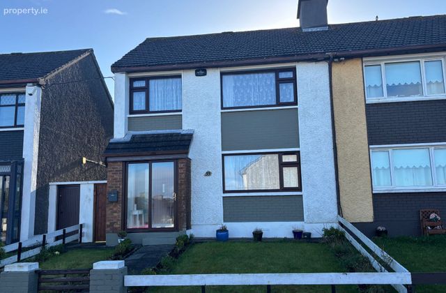33 Saint James Crescent, Mervue, Co. Galway - Click to view photos
