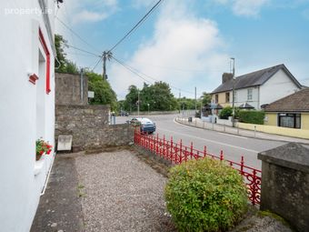 1 Strawberry Cottages, Lee Road, Sundays Well, Cork, Victoria Cross, Co. Cork - Image 4