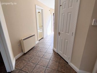 4 Cathedral Court, Clare Road, Ennis, Co. Clare - Image 3
