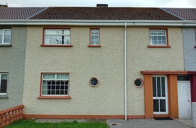 2 Arm, Castlerea, Co. Roscommon - Click to view photos