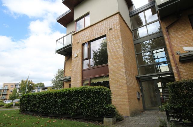 Castlegate Park, Adamstown, Lucan, Co. Dublin - Click to view photos