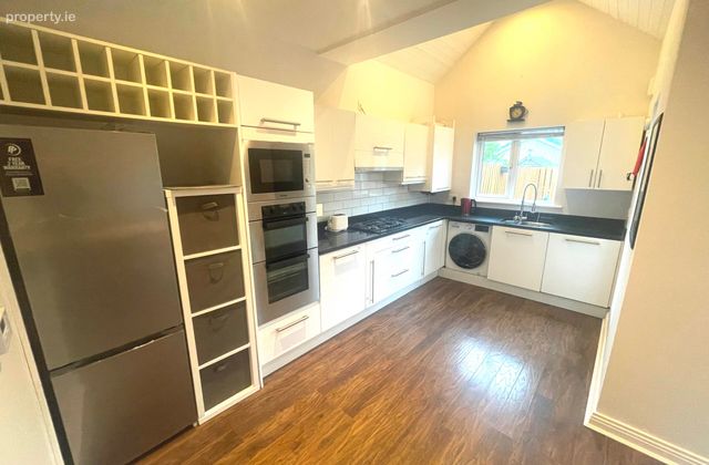 Bantry Square, Waterville, Blanchardstown, Dublin 15, Blanchardstown, Dublin 15 - Click to view photos