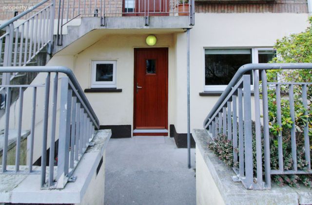 Ivy Court, Beaumont Woods, Beaumont, Dublin 9 - Click to view photos