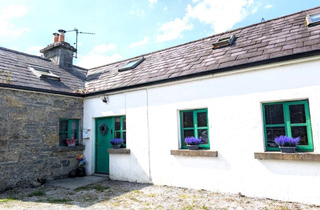 Lavender Cottage, Masonbrook, Loughrea, Co. Galway - Click to view photos
