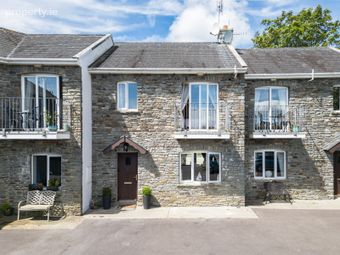 2 Grove Mews, Colla Road, Schull, Co. Cork