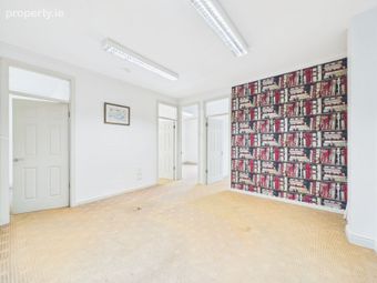 3a Sean Kelly Square, Carrick-on-Suir, Co. Tipperary - Image 2