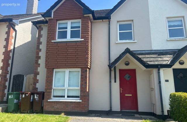 8 Rathowen, Duntaheen Road, Fermoy, Co. Cork - Click to view photos