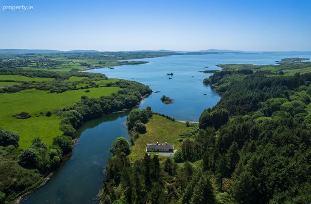 Kilcoe, Aughadown, Skibbereen, Co. Cork - Click to view photos
