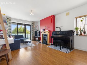 92 East Courtyard, Cabinteely, Dublin 18, Cabinteely, Dublin 18 - Image 4