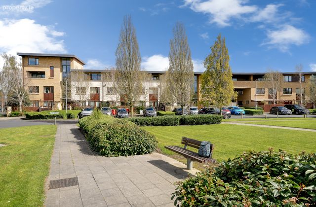 48 Castlegate Crescent, Adamstown, Co. Dublin, Adamstown, Co. Dublin - Click to view photos
