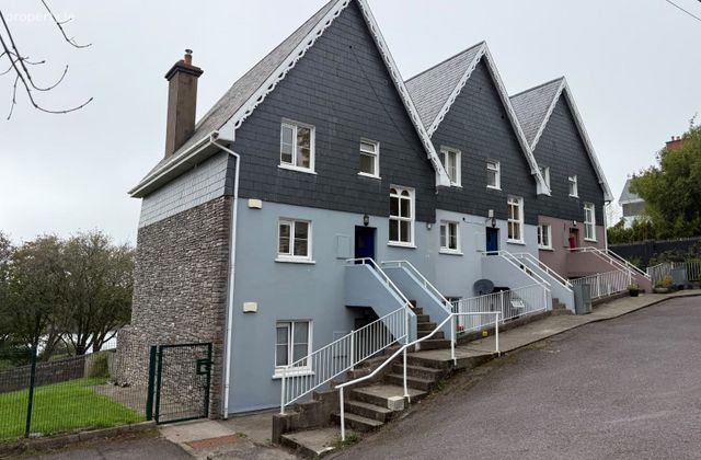 6 Fortlands, The Paddocks, Ardbrack, Summercove, Co. Cork - Click to view photos