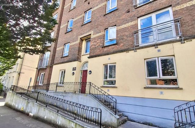 Apartment 15, Rutland Place, Cork City Centre, Co. Cork - Click to view photos