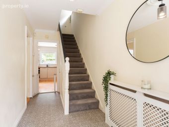 6 Glencairn Rise, The Gallops, Leopardstown, Dublin 18 - Image 2