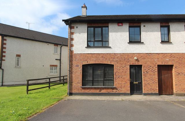 3 Crescent Hill, Castleblayney, Co. Monaghan - Click to view photos