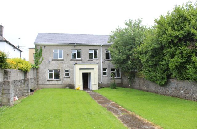 Oakview House, Brewery Road, Tralee, Co. Kerry - Click to view photos