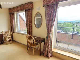 Apartment 17, Orwell Court, Breamor Road, Churchtown, Dublin 14 - Image 3