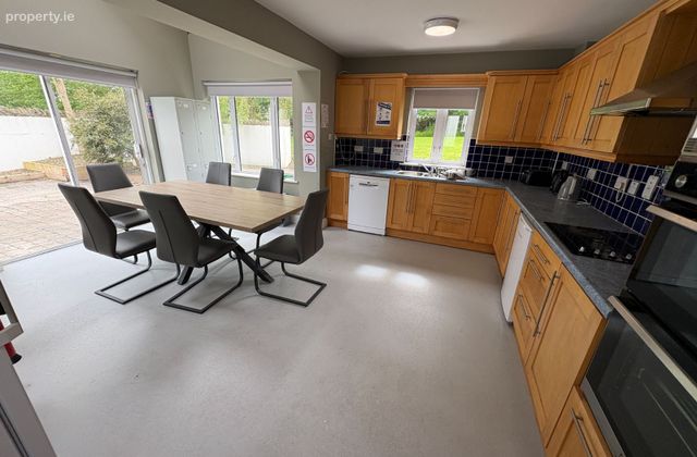 Mountievers, Sixmilebridge, Sixmilebridge, Co. Clare - Click to view photos