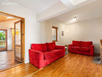 42 Pearse Park, Sallynoggin, Co. Dublin - Image 5