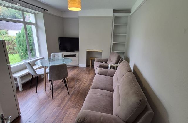 Porres, Linaro Avenue, Glasheen, Co. Cork - Click to view photos
