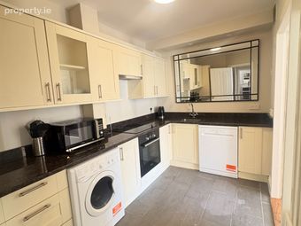 Apartment 22 Ballsbridge Gardens, Ballsbridge, Dublin 4 - Image 3