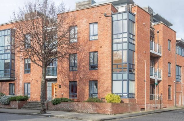 Valencia House, North Circular Road, Dublin 7, North Circular Road, Dublin 7 - Click to view photos