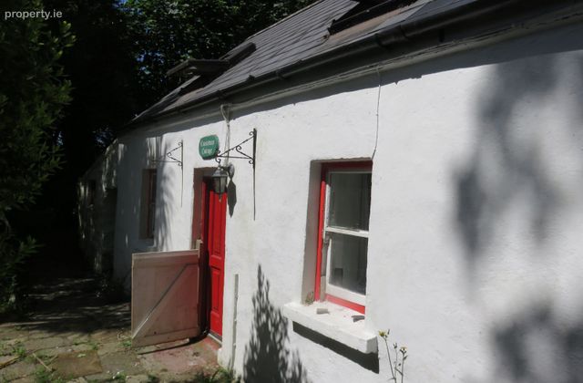 Causeway Cottage, Lackenagobidane, Clonakilty, Co. Cork - Click to view photos