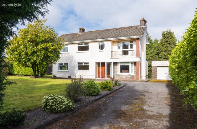 Corabbey, The Park, Midleton, Co. Cork - Click to view photos