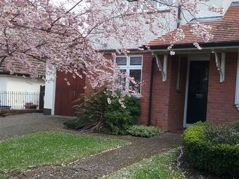 A Large House In Saint Helens Wood , Booterstown , Dublina94nw21, Stillorgan, Co. Dublin