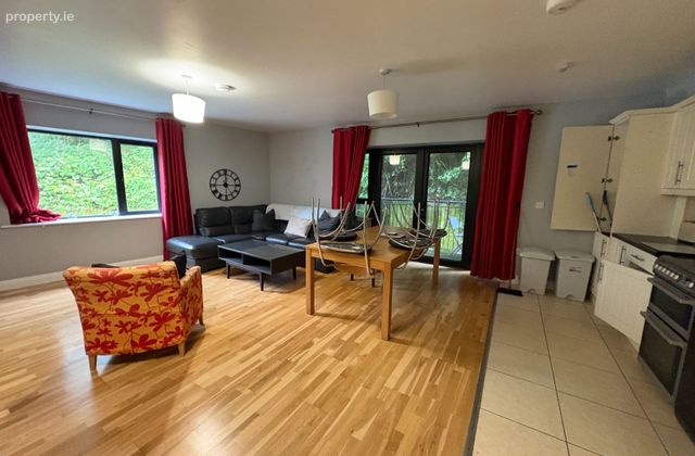 14 Mansfield House, Pembroke, Passage West, Co. Cork - Click to view photos