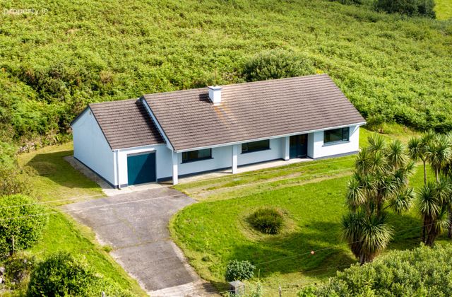 Staigue, Castlecove, Co Kerry, Castlecove, Co. Kerry - Click to view photos